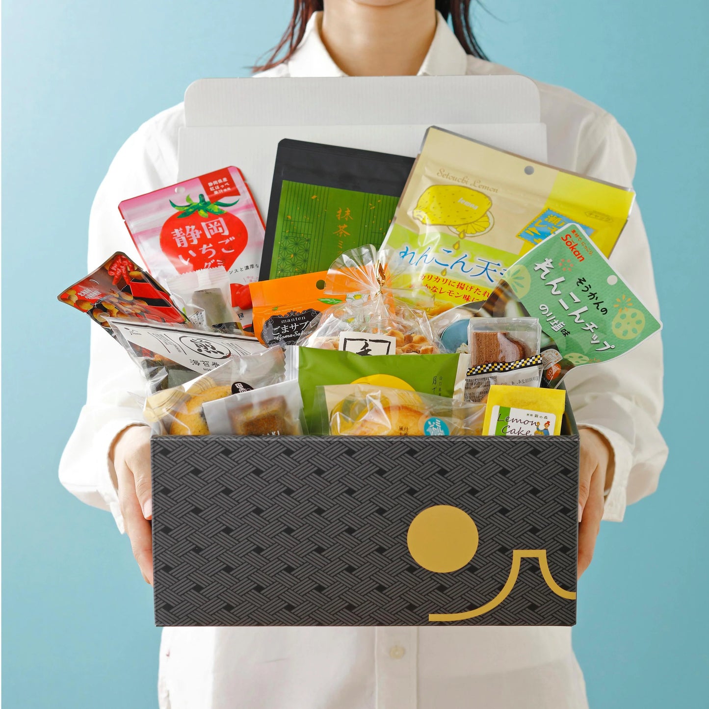 Premium Curated Japanese Snack Box (20+ Full-Sized Snacks)